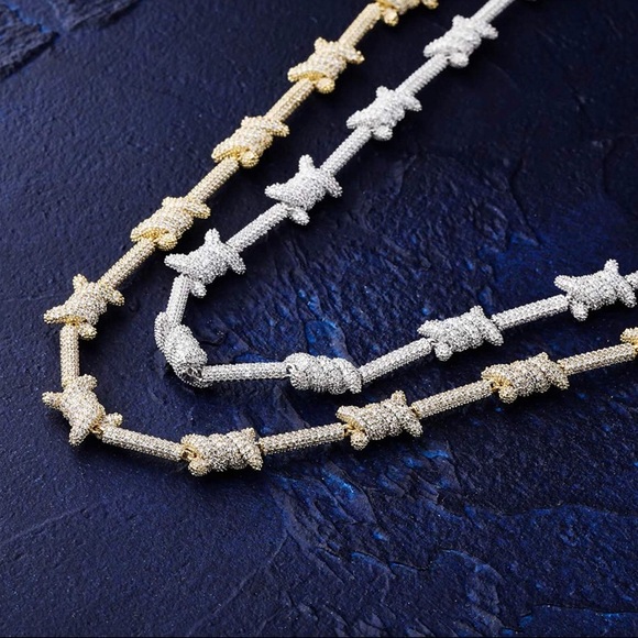 💎🥶Iced Out 18” 18k Gold Barbed Wired Chain🥶💎